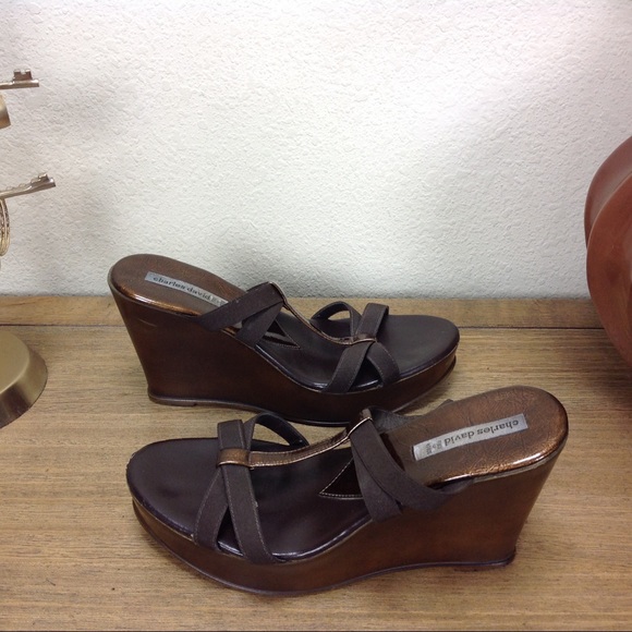 Charles David Brown Leather & Elastic Wedge - Picture 5 of 8